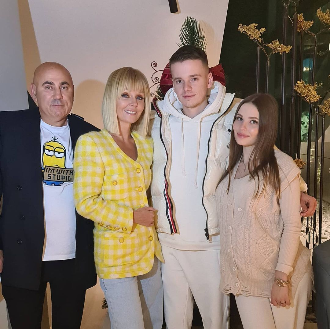 #новости | Недавно родившая невестка Валерии похвасталась дизайнерскими обновками двухмесячной дочери 2