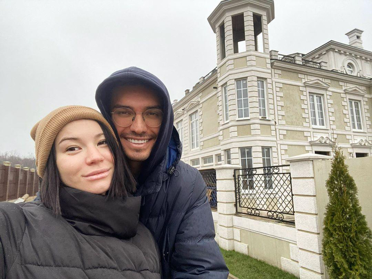 #новости | От измен Мамаева до «усталости» Асмус: топ-8 самых обсуждаемых разводов звезд 12 #новости | От измен Мамаева до «усталости» Асмус: топ-8 самых обсуждаемых разводов звезд