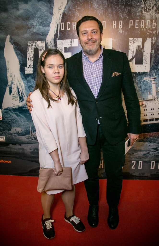 Lyadova I Gaj Germanika S Lyubimymi Muzhchinami Na Premere Filma Ledokol Wmj Ru