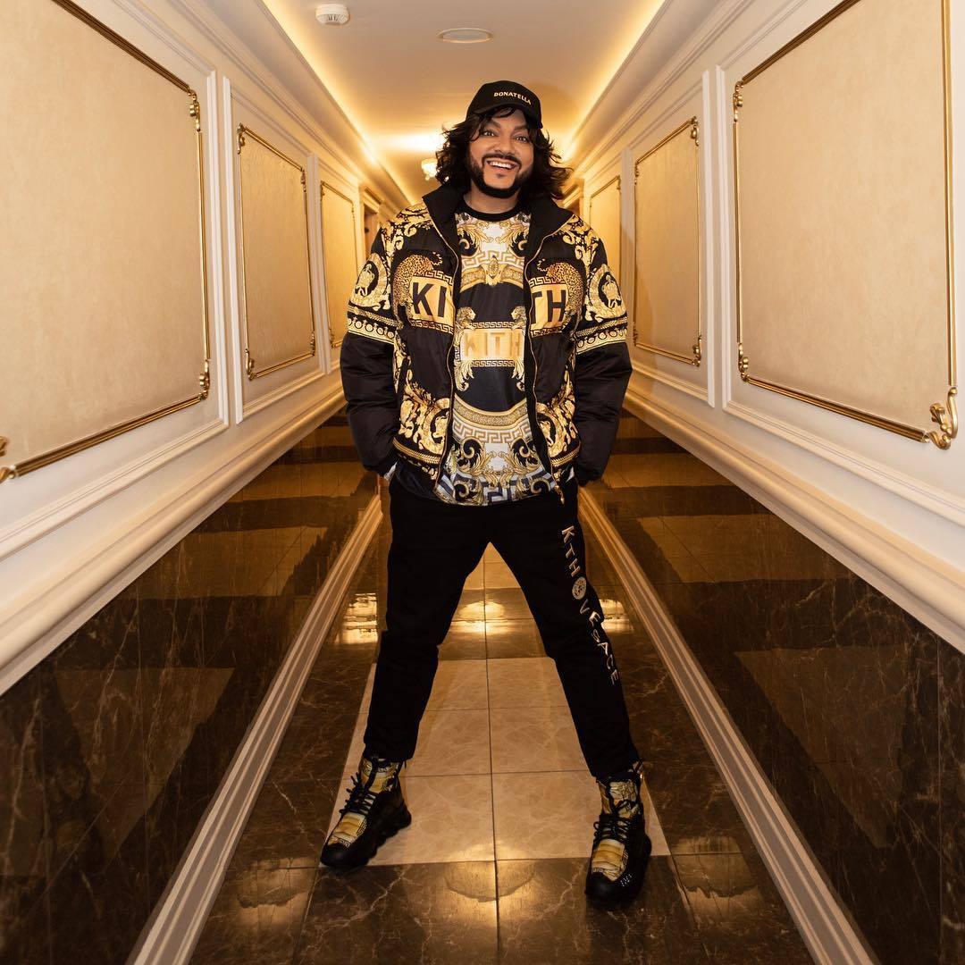 Состояние киркорова. Особняк филиппа киркорова. Филипп киркоров король эстрады. Филипп киркоров в версаче. Филипп киркоров.