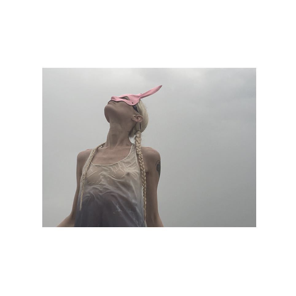 Жена Децла Голая