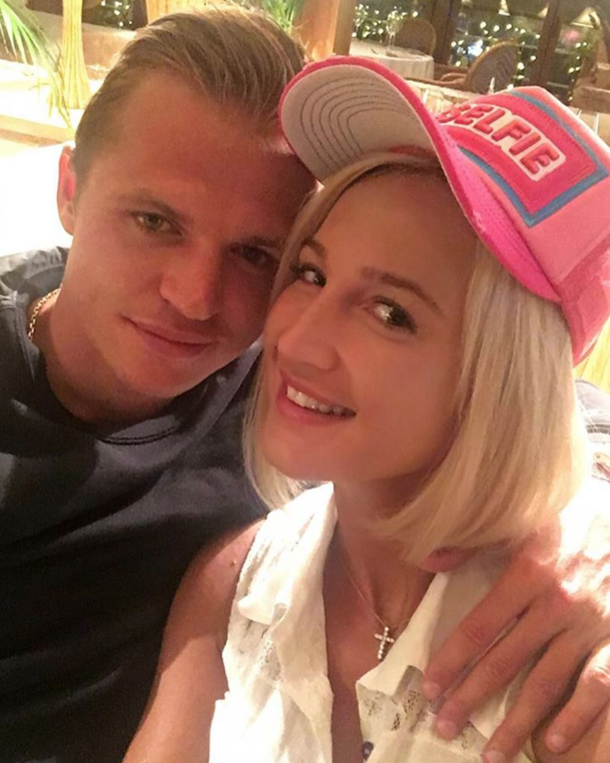 Бузова и тарасов строят дом