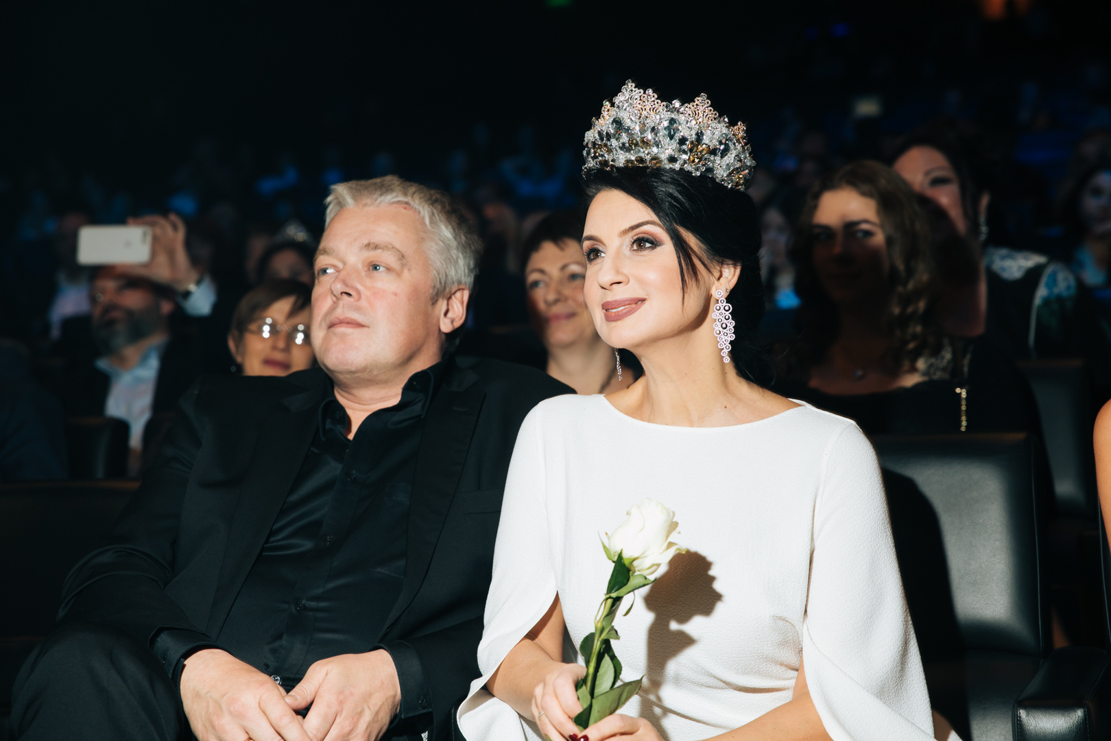 сколько лет александру стриженовой