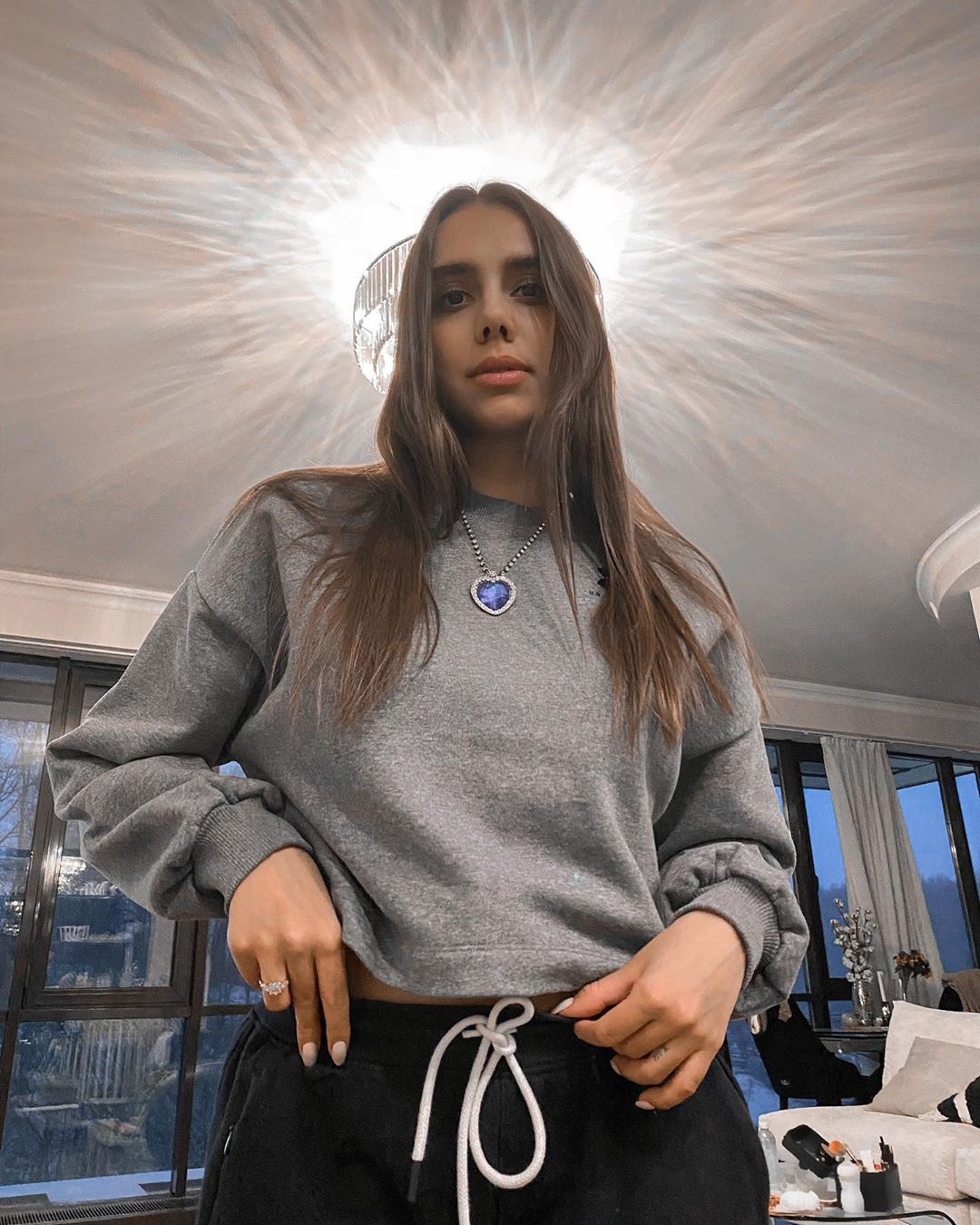 Ukladka Shelkovoe Plate I Shpilki Gimnastka Margarita Mamun Pokazala V Kakom Look E Gotovit Doma Borsh Life24 Pro News Svezhie Novosti V Lente 24 7 Ot Lajf24 Pro