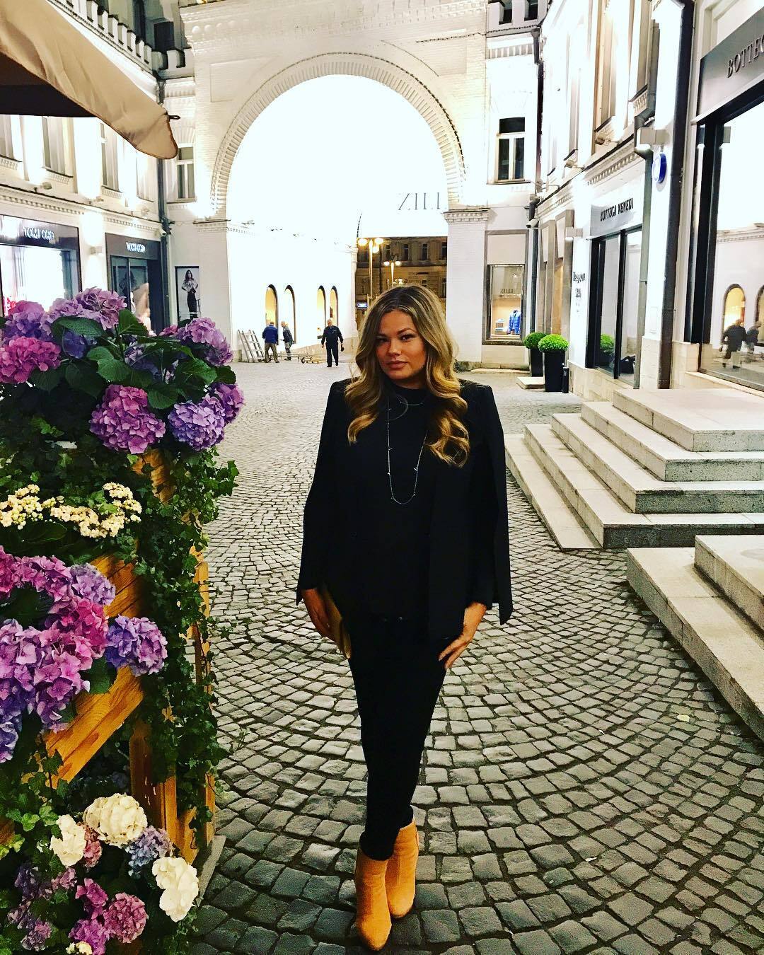 Певица Ариана Фото Сейчас Певица Ариана Фото Сейчас