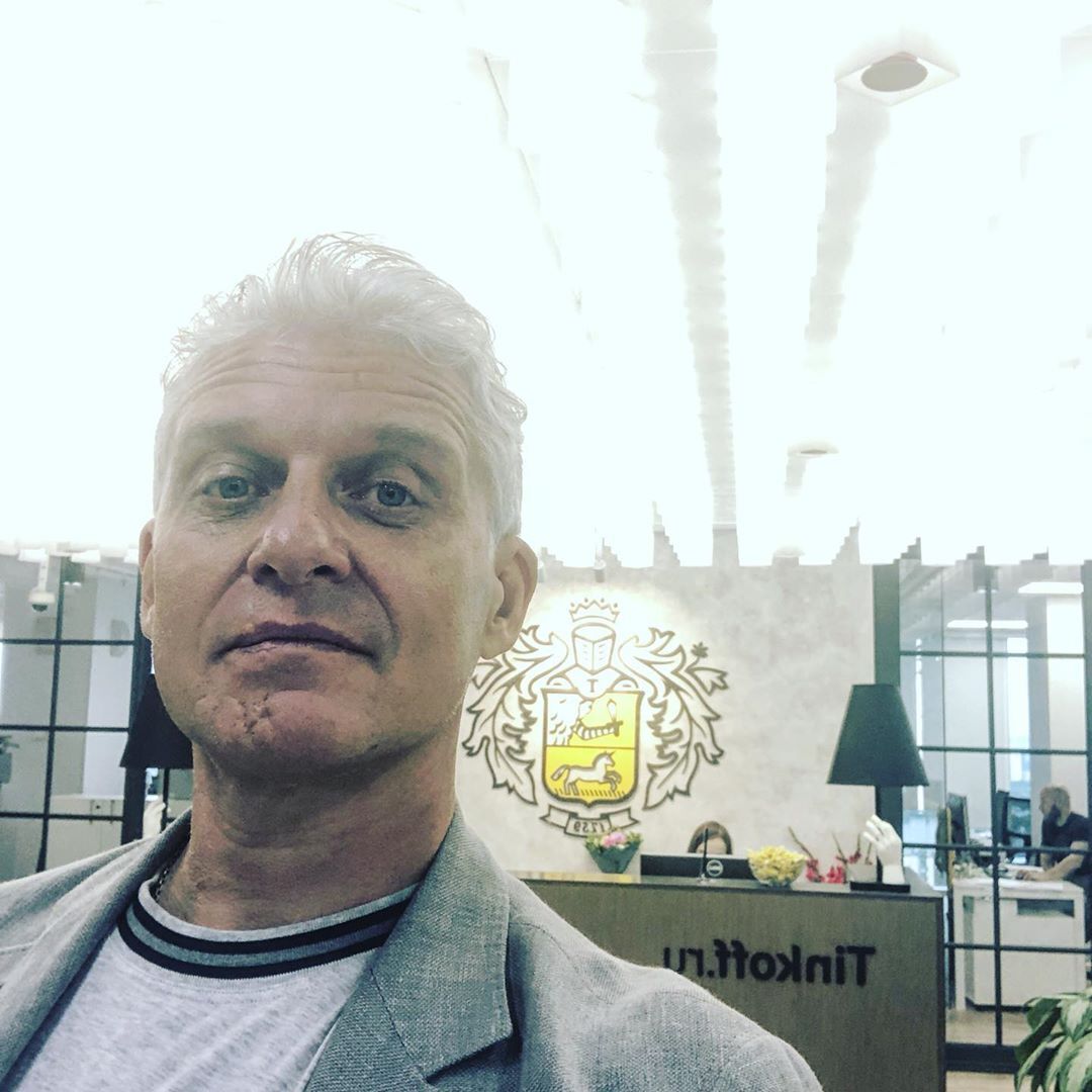 олег тиньков 2021. Tinkoff news. тинькофф олег тиньков. тинькофф сотрудники. тинькофф в горном университете.