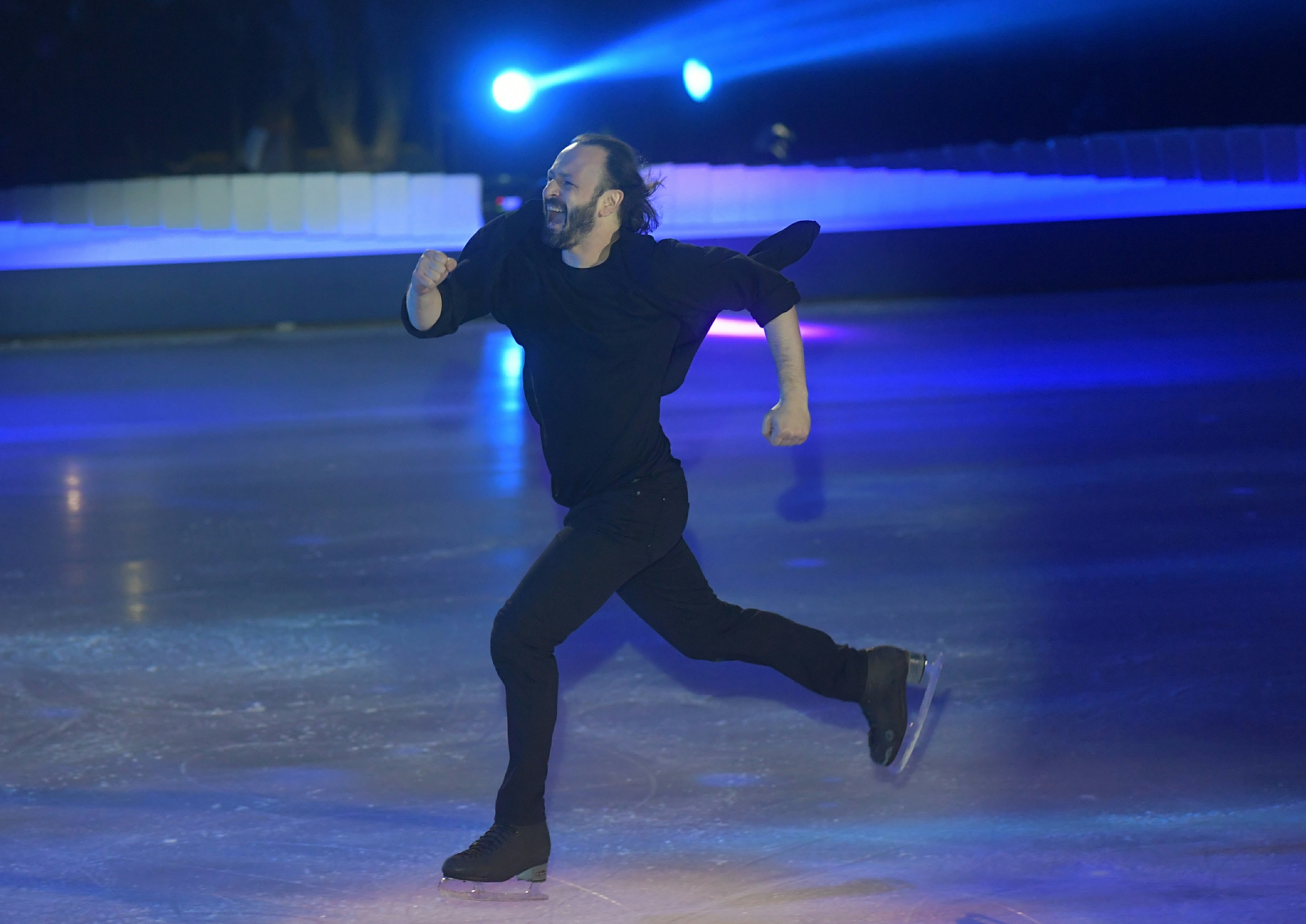 Шоу ильи авербуха 2021. Авербух выступление. Илья авербух на льду. Шоу ильи авербуха. Шоу ильи авербуха анна каренина роли.