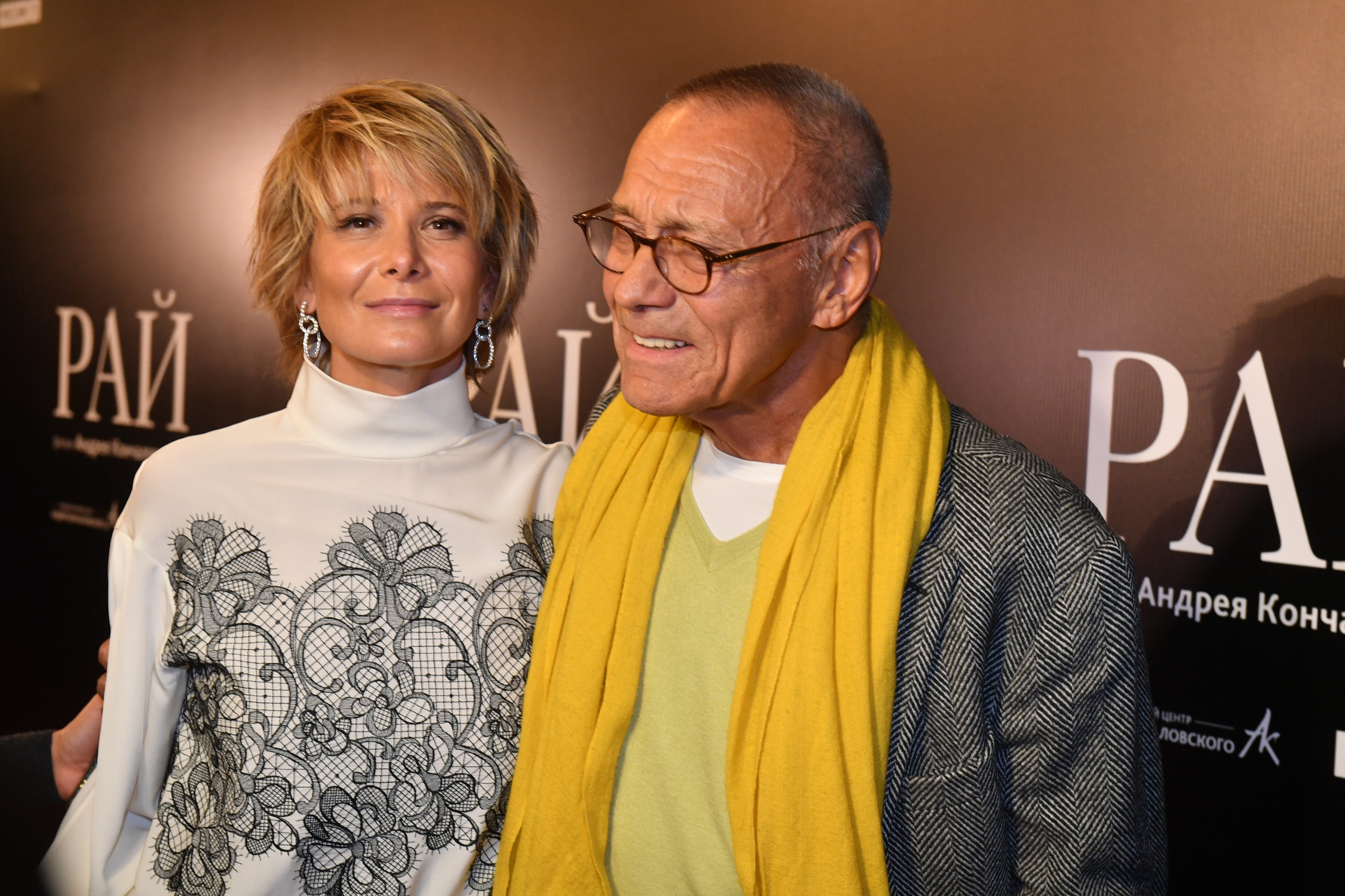 высоцкая юлия и кончаловский. юлия высоцкая и андрей кончаловский. семья юлии высоцкой. юлии высоцкой и андрея кончаловского. сын юлии высоцкой и андрея кончаловского.