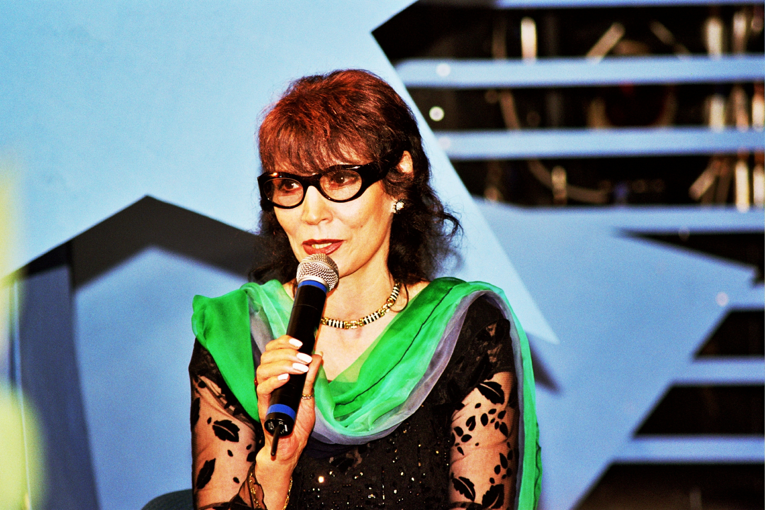 Джуна давиташвили в молодости. Джуна экстрасенс. Джуна давиташвили. Джуна целительница. Отзывы о джуне.