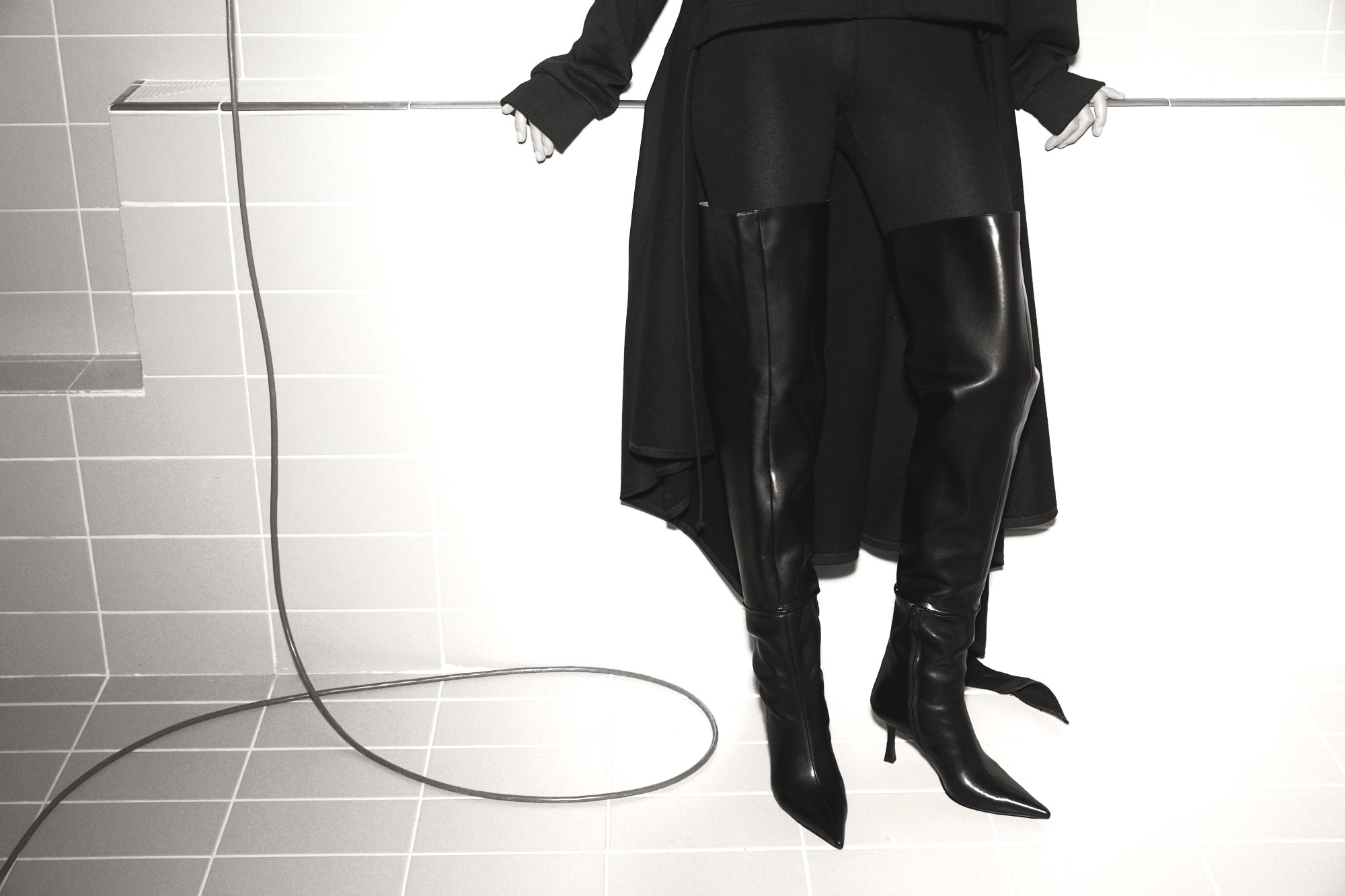 Ботфорты ekonika x ushatava. Джинсовые сапоги diesel. Ботфорты ekonika x ushatava. Сапоги женские 30 см высота фото. Ботфорты трансформеры.