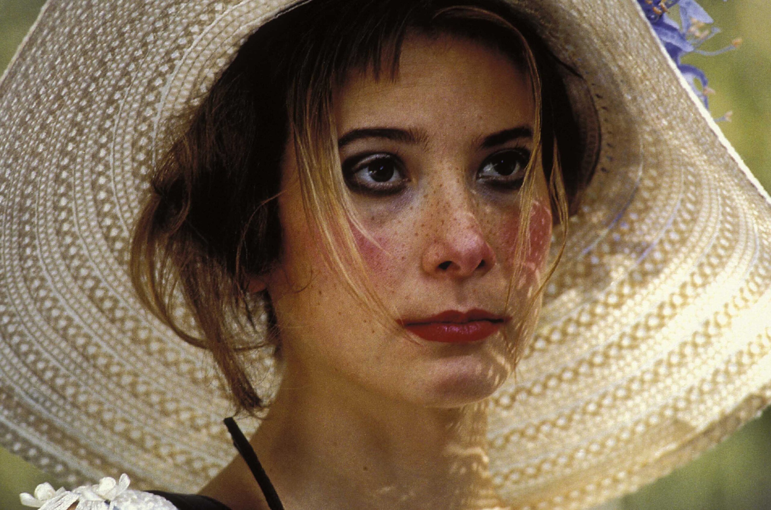 дом дураков 2002. брайан адамс в фильме дом дураков. андрей кончаловский дом дураков. фильм а кончаловского марина 2012 года. дом дураков фильм 2002.