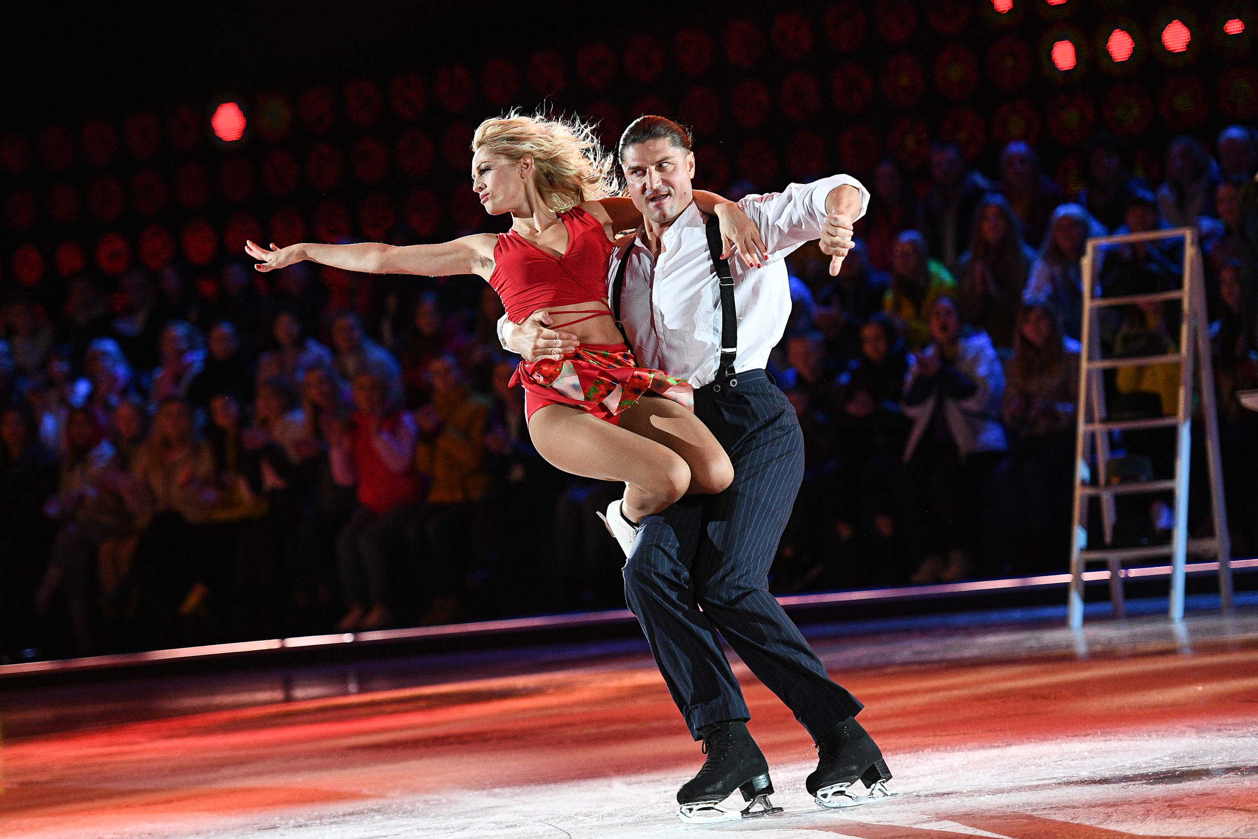 Выступление в паре. Гийом сизерон. Фигурное катание синицына кацалапов. Выступление в паре. Выступление в паре.