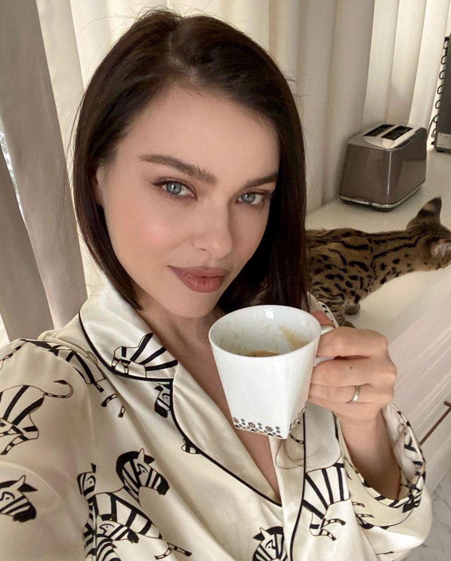 Лена Темникова