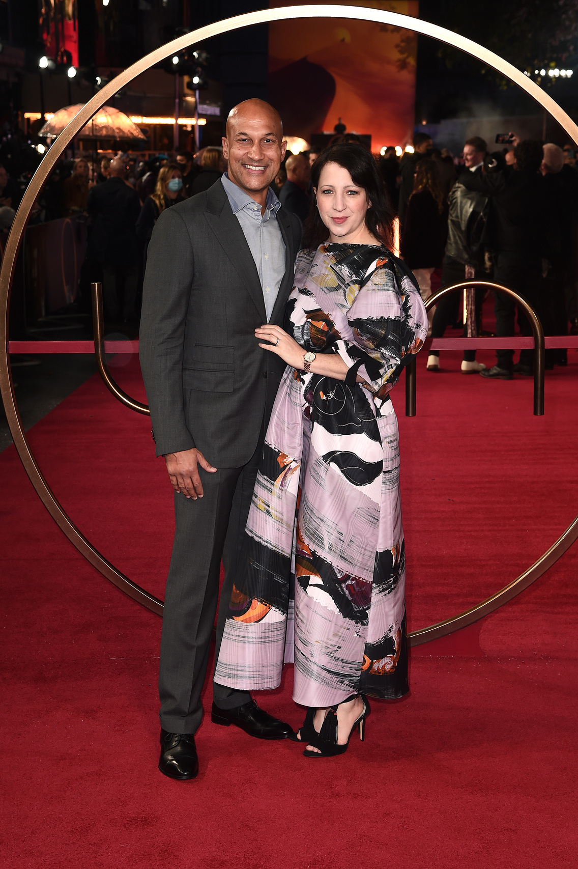 Кигэн-Майкл Ки с женой Элизой Пульезе