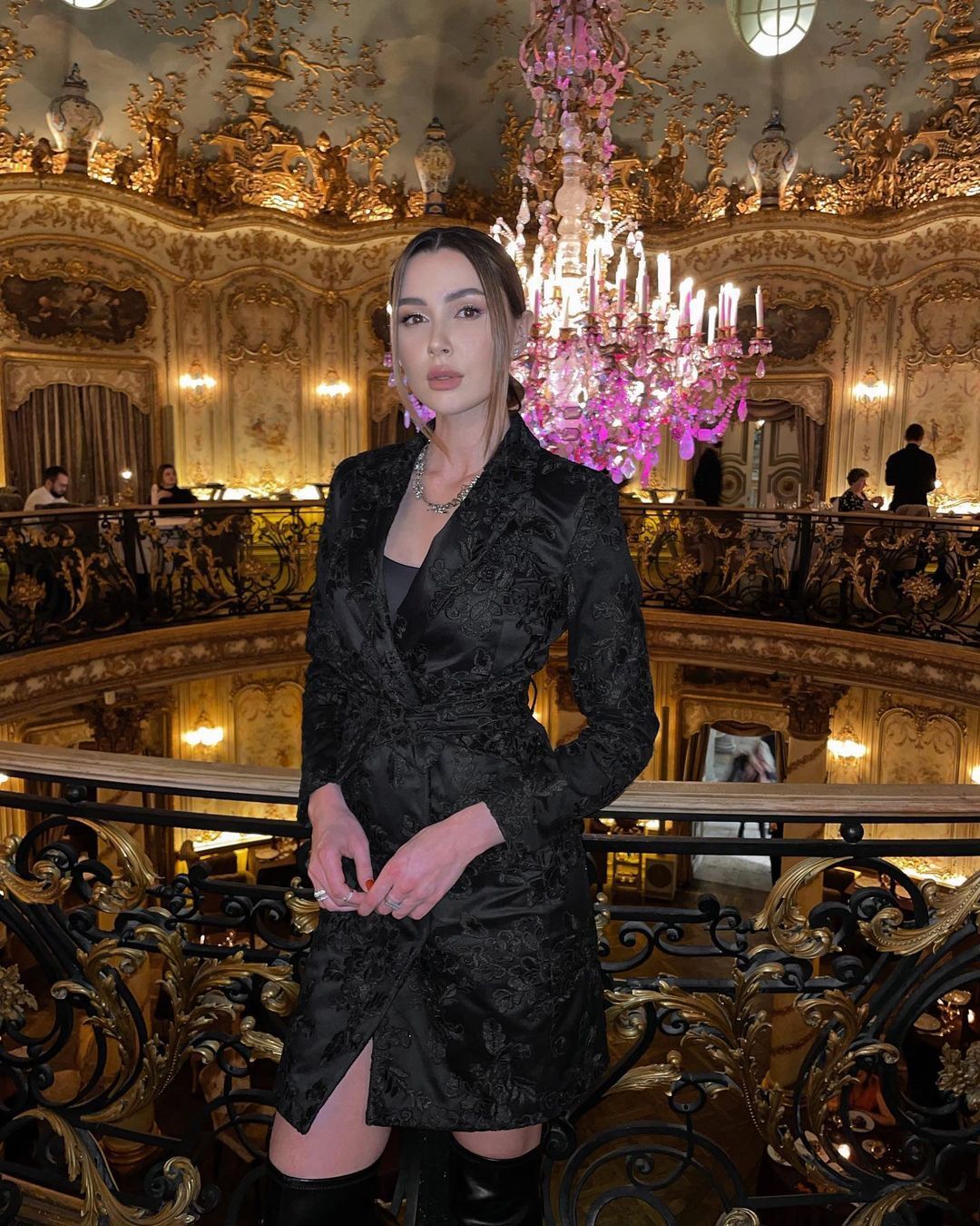 Анна Заворотнюк