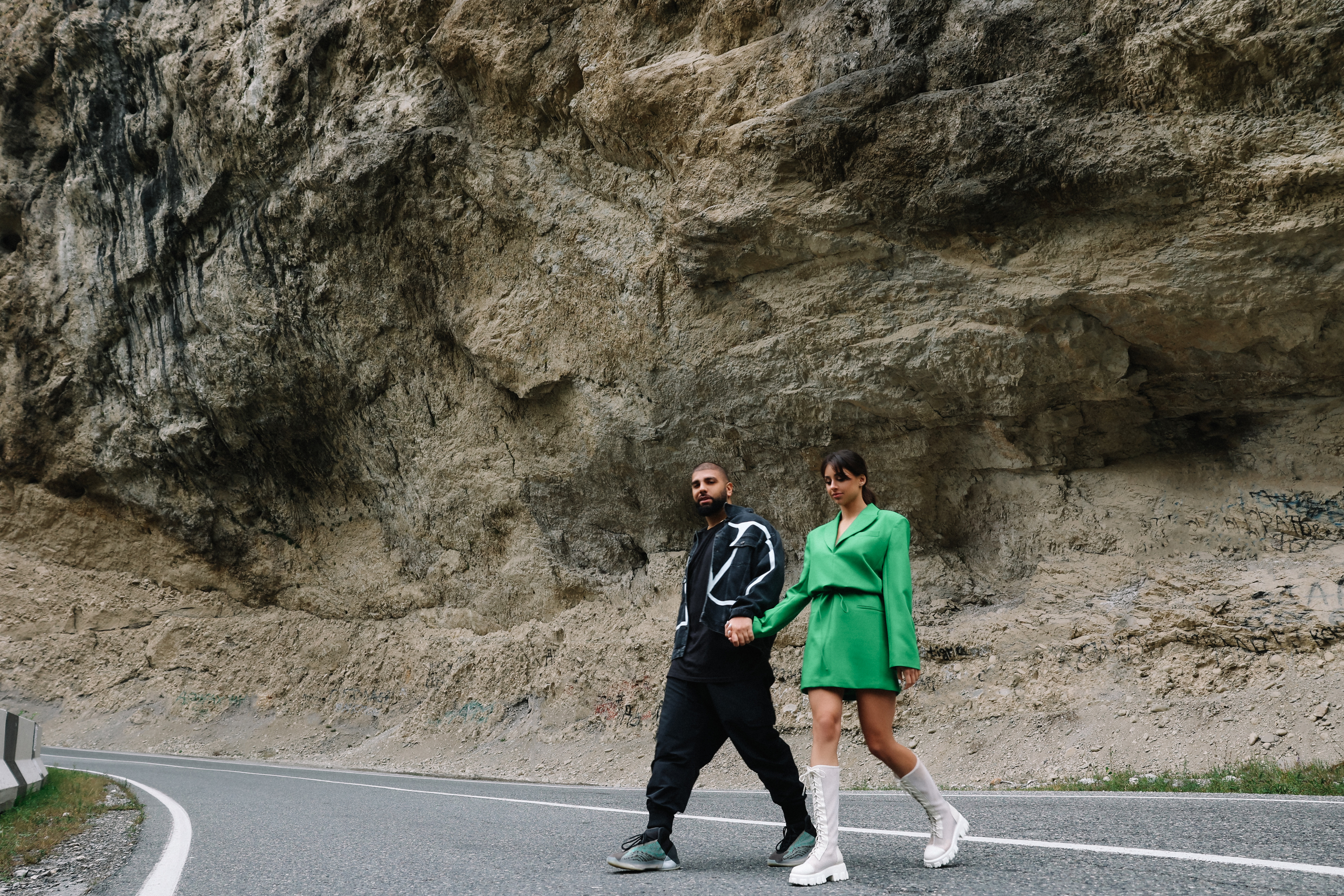 Артем Качер с девушкой Сашей