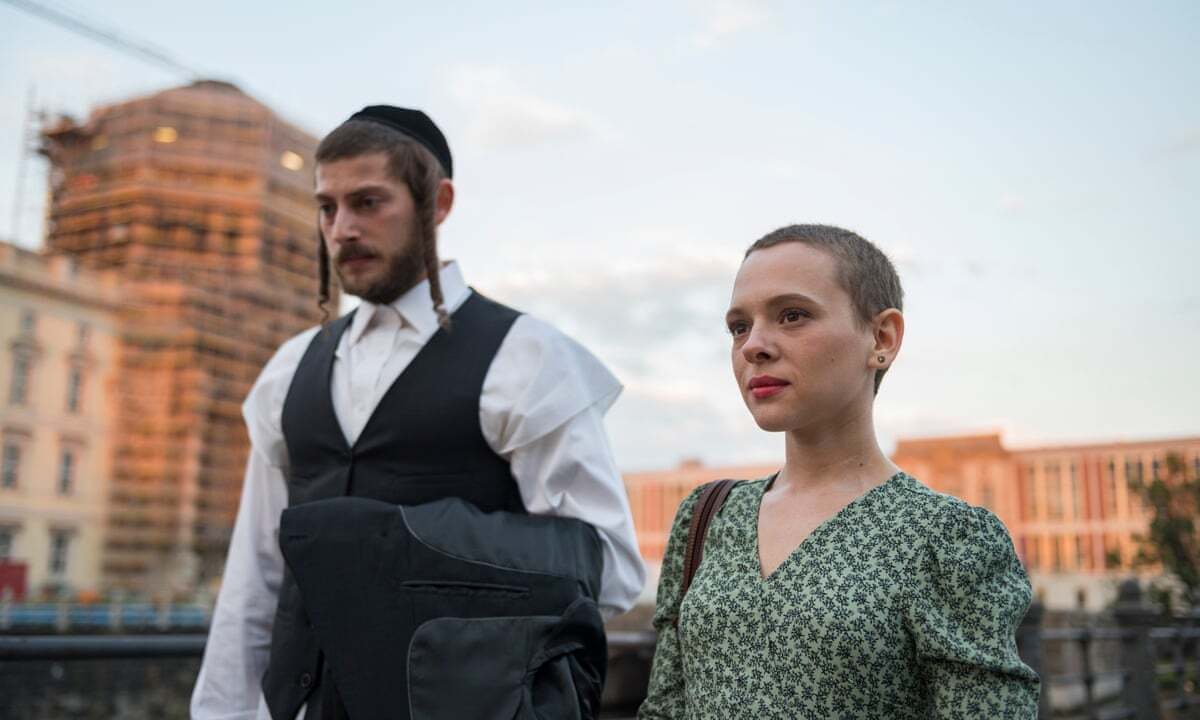 Сериал «Неортодоксальная»