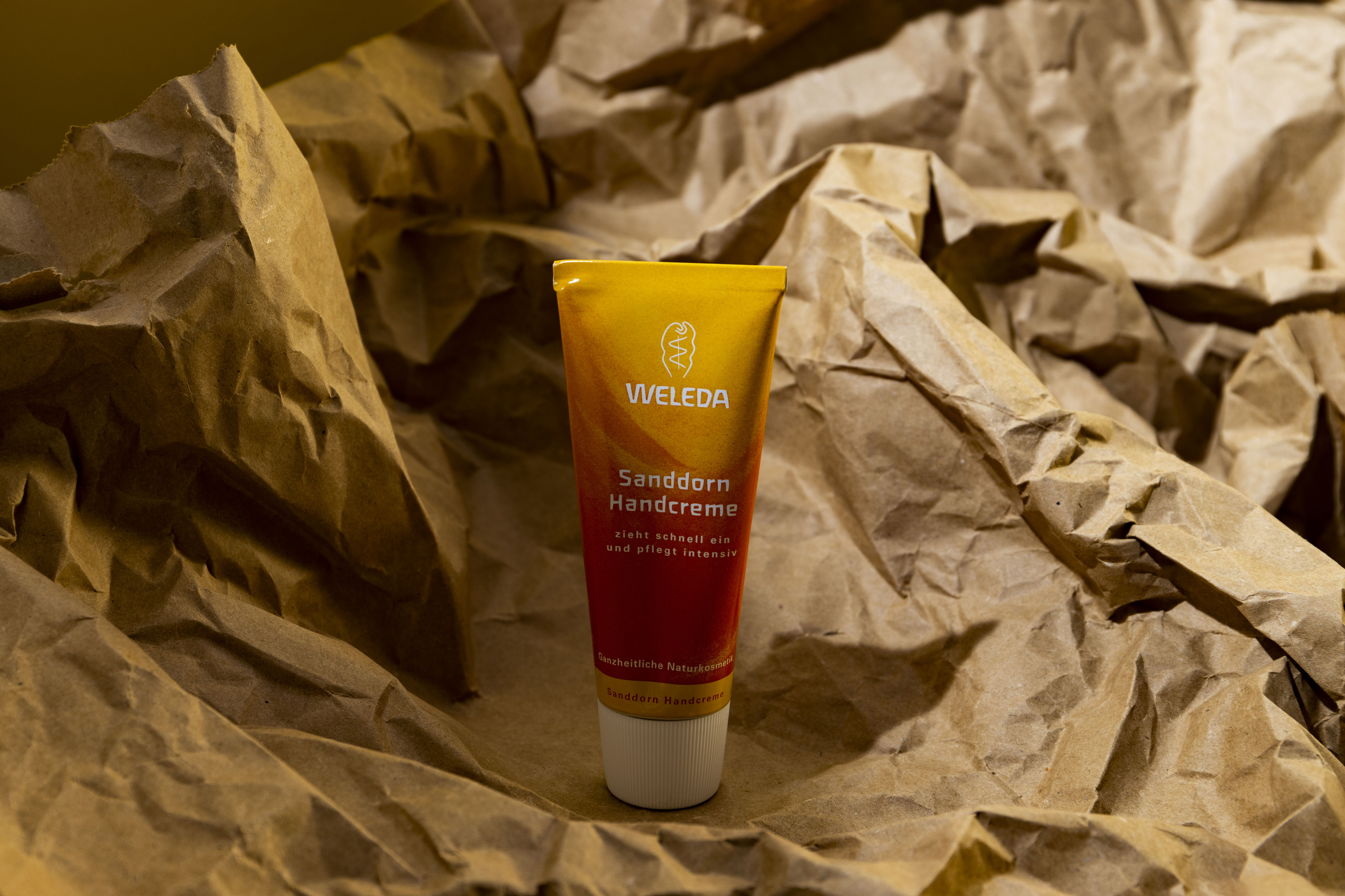 Питательный крем для рук с облепихой Sea Buckthorn, Weleda, 717 руб.