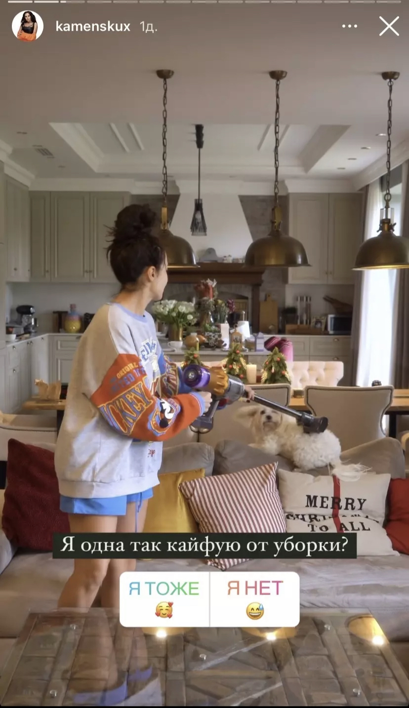 Новогодний декор загородного дома Насти Каменских и Потапа