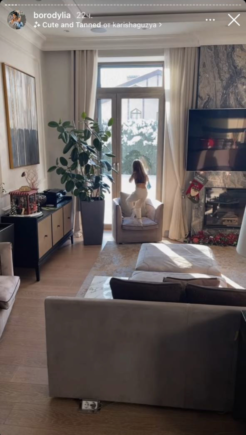 Новогодний декор загородного дома Ксении Бородиной