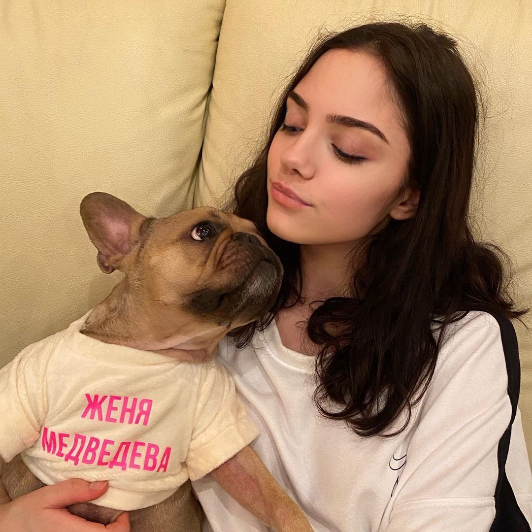 Женя Медведева