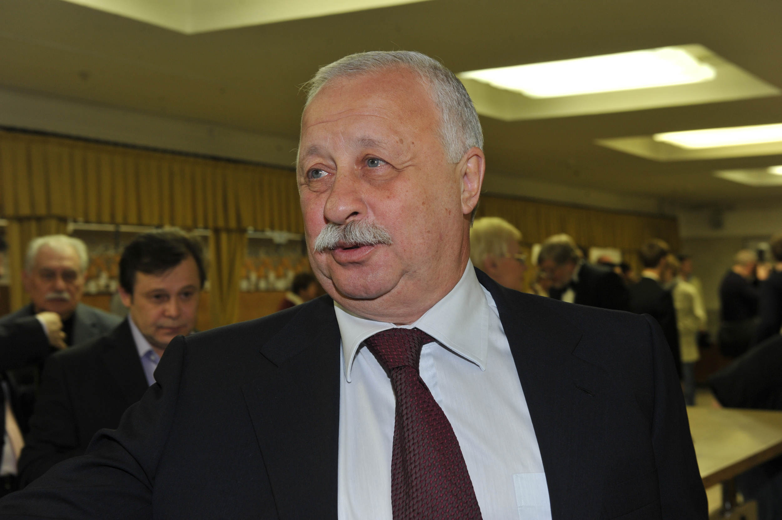 Леонид Якубович