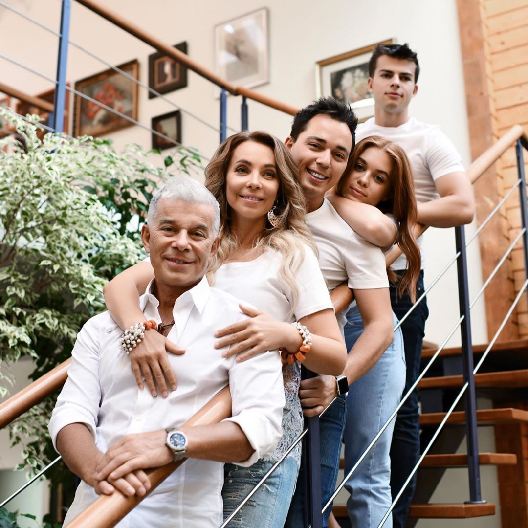 Олег Газманов с семьей