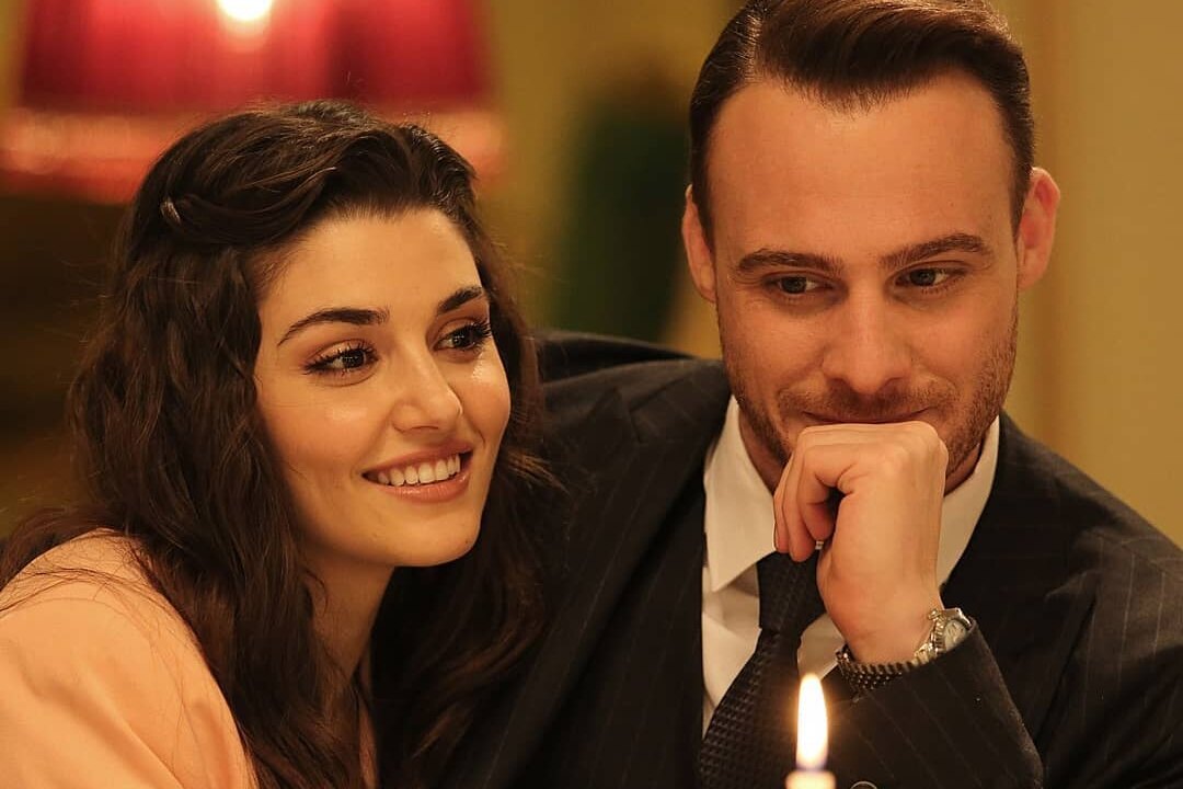 Керем Бюрсин и Ханде Эрчел