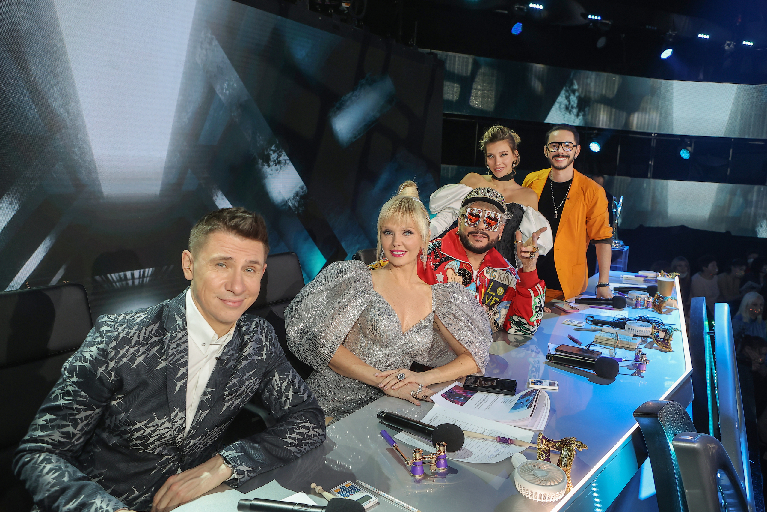 Кто открыл маску 15 апреля. Шоу маска разоблачение. Жюри шоу маска. Шоу маска финал. Шоу маска хомяк.