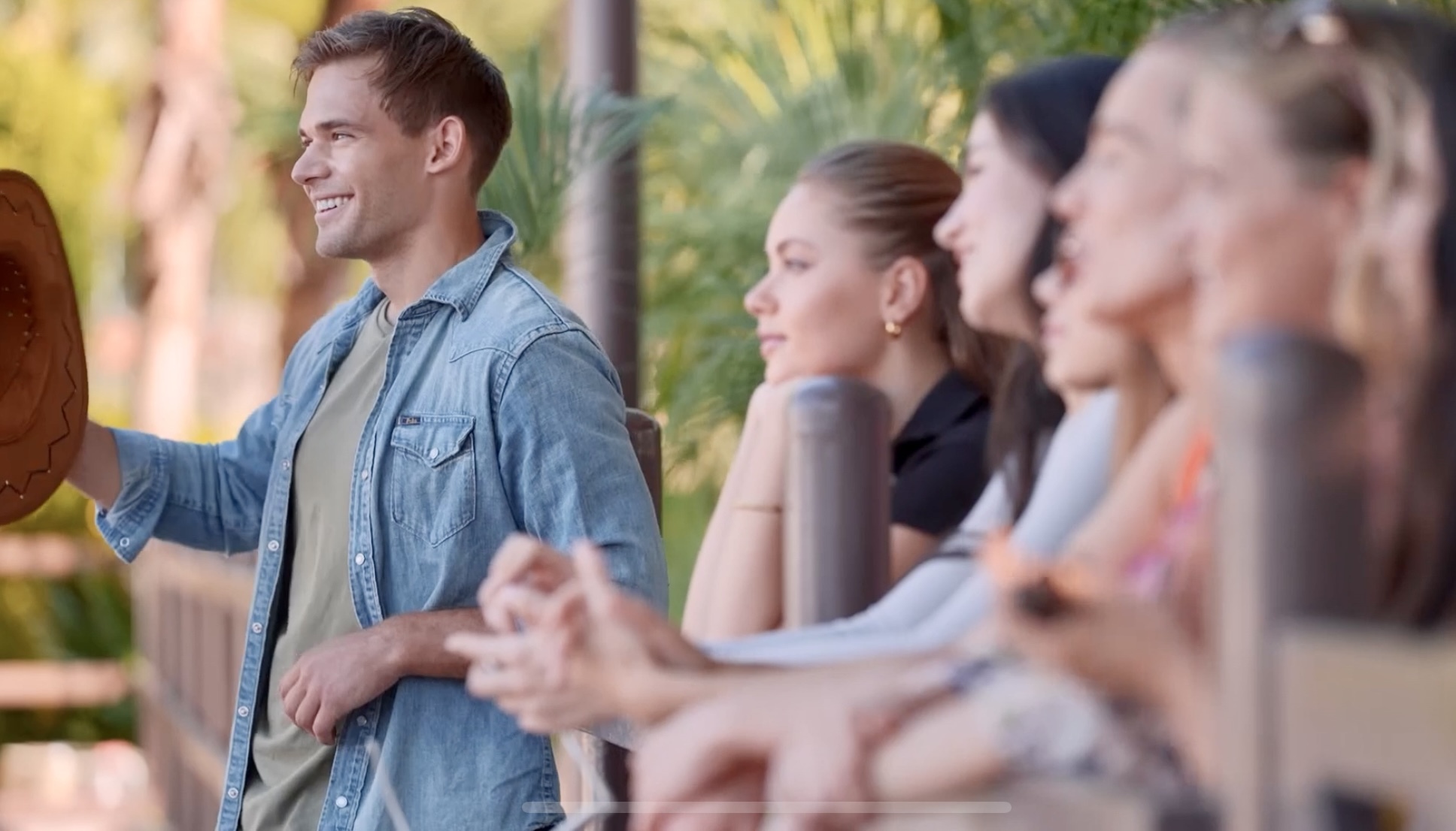 Александр Гранков и участницы шоу