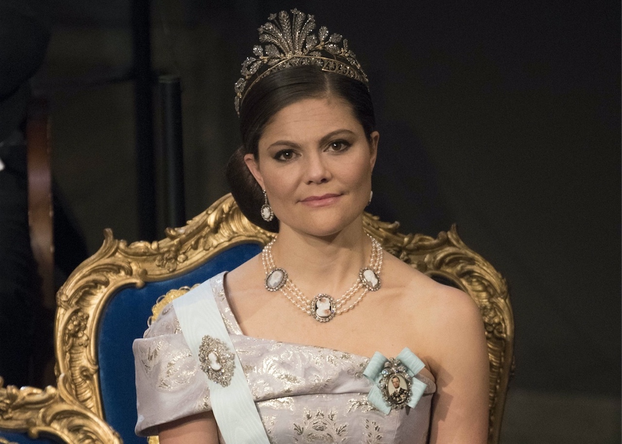 диснейленд токио замок золушки. сказочные принцессы. зачарованная фильм 2007. принцесса евгения оон. принцесса испании.