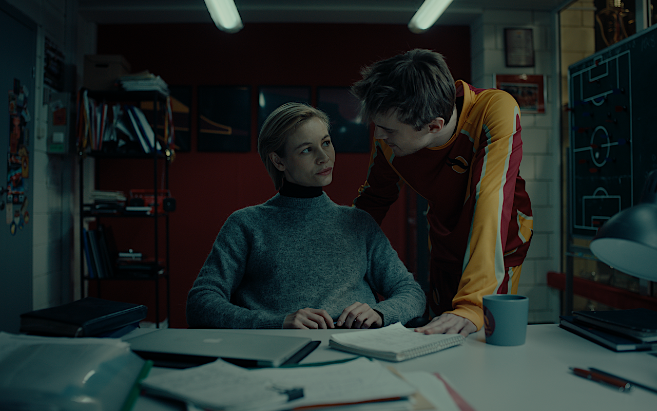 Кадр из сериала «Домашнее поле»