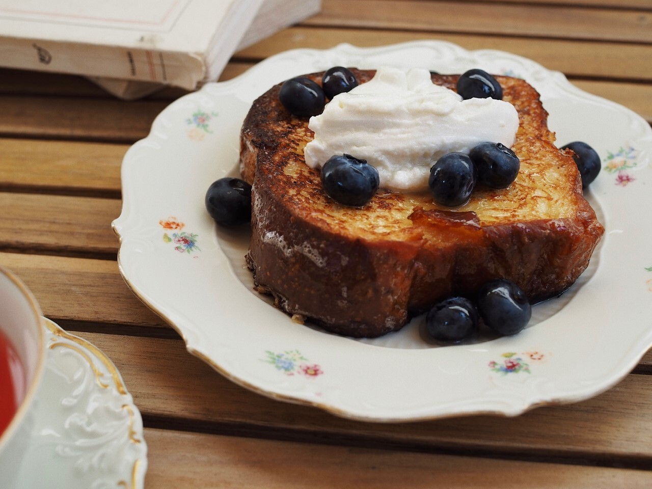 «Публика» х Frenchie: июльские бранчи по-французски