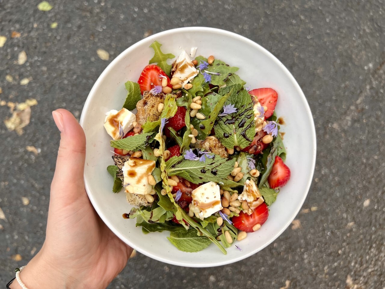 Летний special в кафе-кондитерской KALABASA: ягоды, фрукты, коктейли