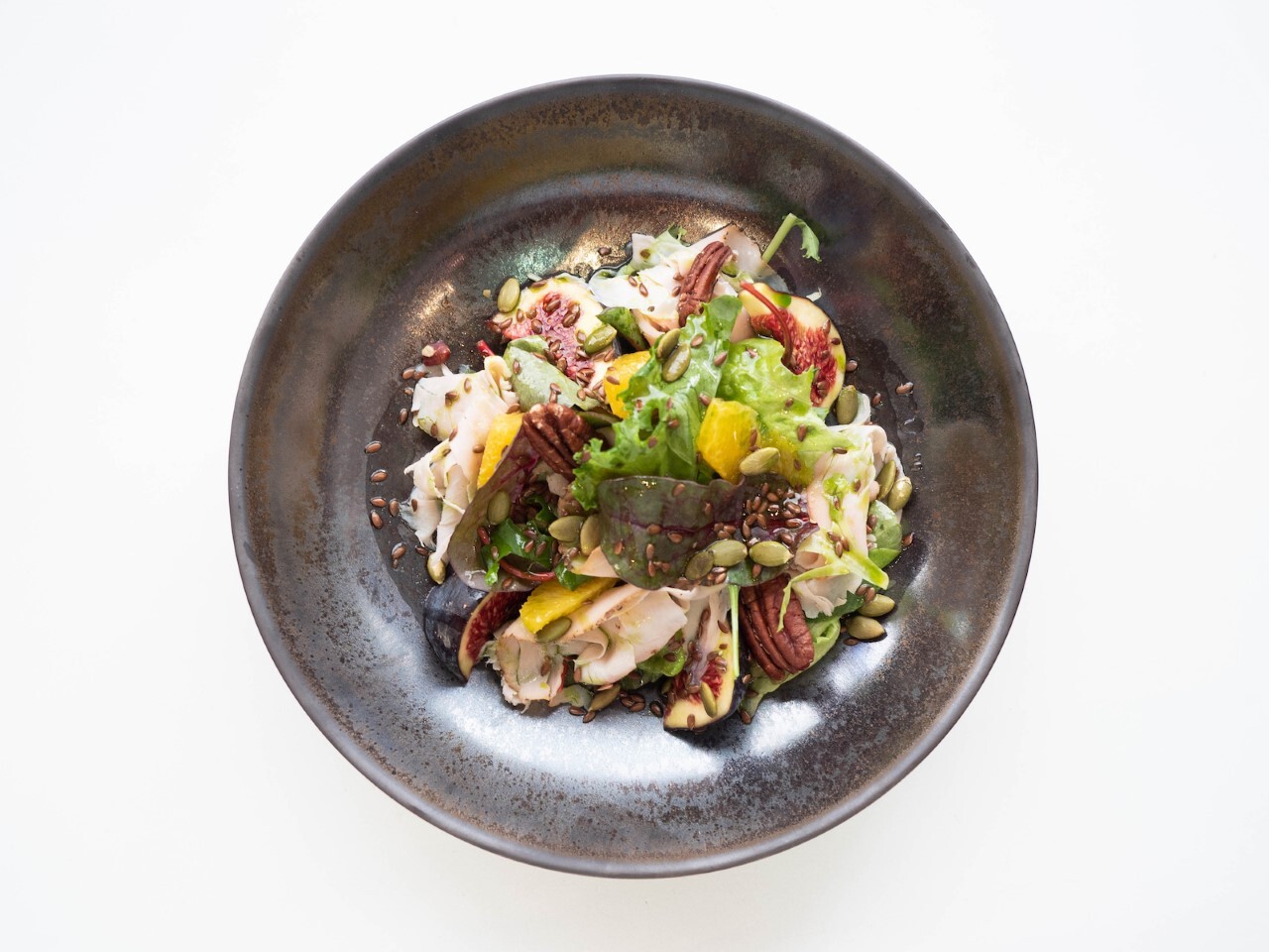 Необычный гастрономический сет в гастробаре CHROME