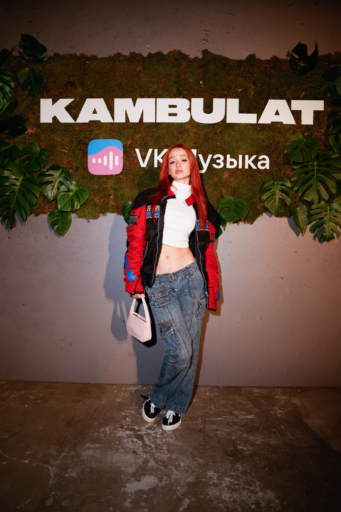 Natasha Koroleva pornoda mushukni yaladi