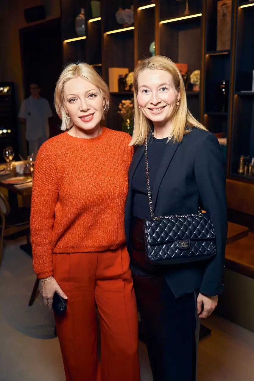 Аврора и Елена Эбади