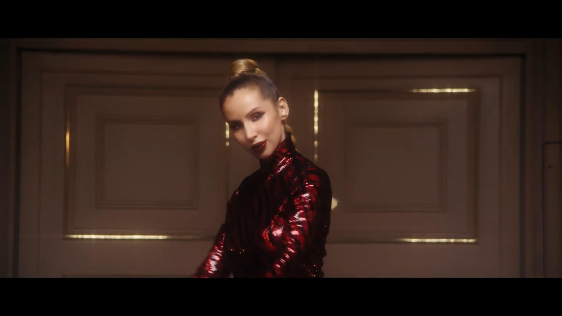 Sobchak S Zhenskoj Grudyu Iz Volos I Drugie Obrazy Zvezd Iz Novogo Klipa Lobody Wmj Ru