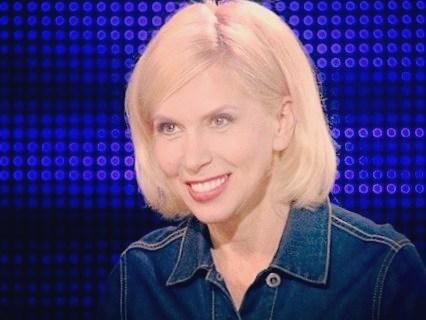 Ей 54 года?! Алена Свиридова поразила поклонников селфи в бикини и безмакияжа