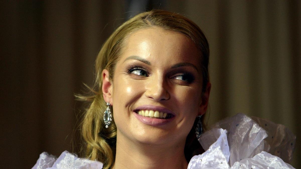 Волочкова заскучала по былой грации и показала, как танцевала в ...