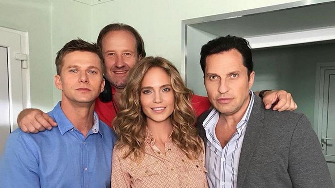 глюкоза вышел парень. глюкоза вышел парень. глюкоза певица муж александр чистяков. глюкоза с мужем и детьми. наталья ионова и александр чистяков.