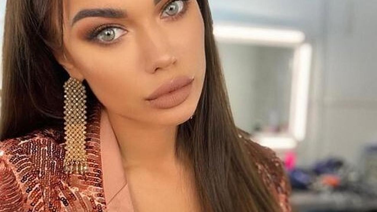 Яна Кошкина Актриса Фото В Купальнике