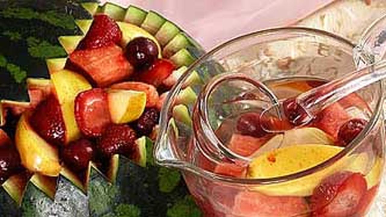 Крюшон напиток черноголовка. Сироп 7/11 личи. Коктейль крюшон. Крюшон ананасовый. Крюшон алкогольный.