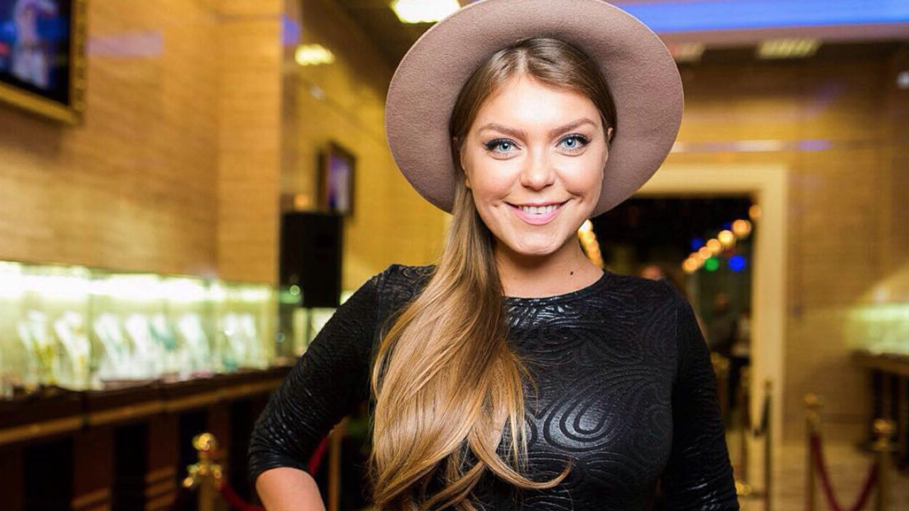 Большеротая акула. Оксана почепа акула 2000. Акула оксана почепа сейчас. Оксана почепа 2020. Португальская акула.