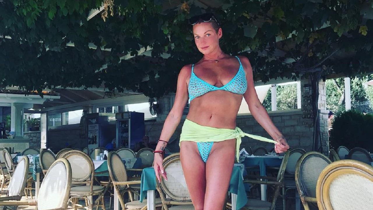 Елена Воробей В Купальнике На Пляже