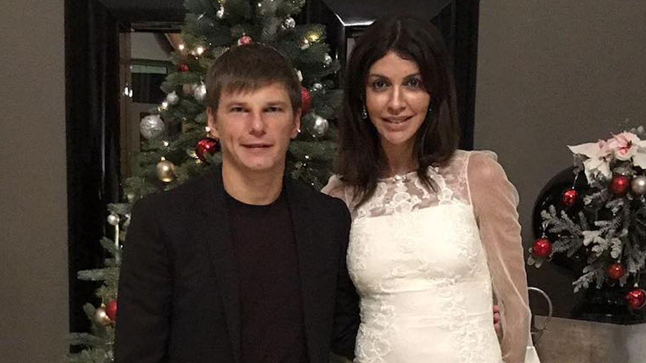 Причина развода аршавина. Причина развода аршавина. Аршавин и алиса казьмина. Жена аршавина алиса казьмина. Сарычева жена аршавина.