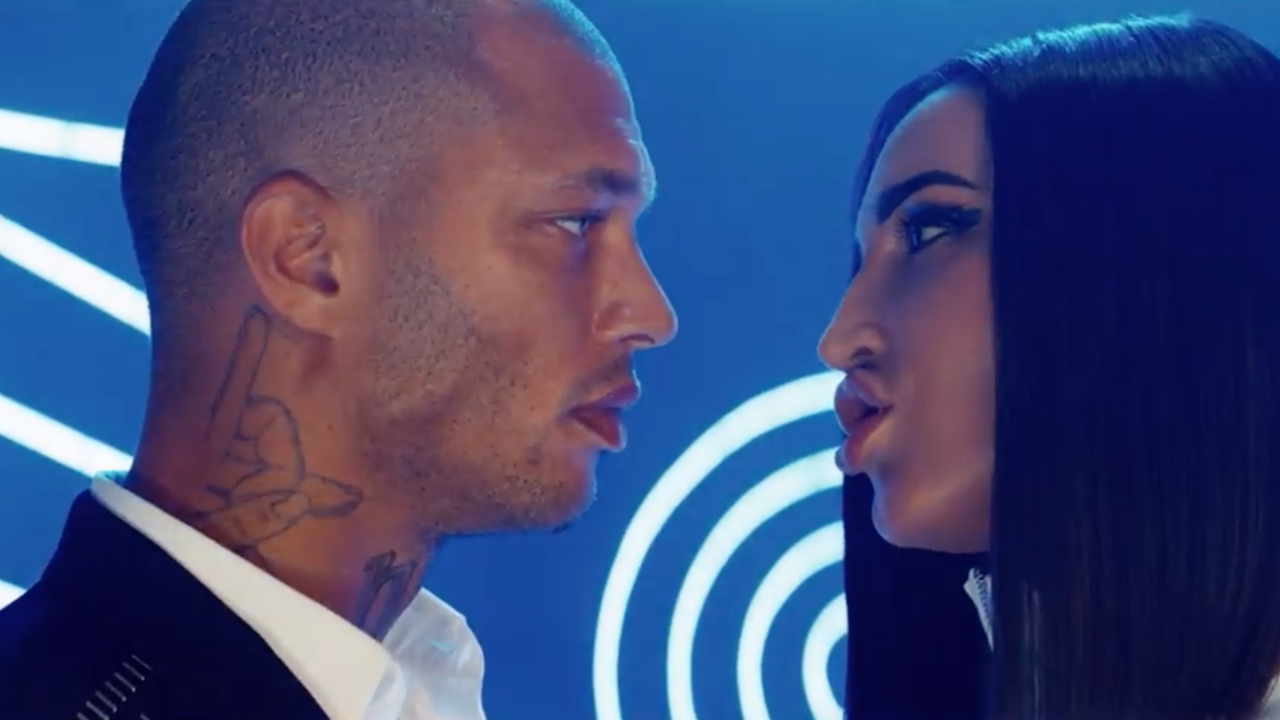 Джереми микс и бузова. Джереми микс в клипе. Бузова ольга и джереми джереми микс. Оля бузова водица. Гришечкина в клипе бузовой.