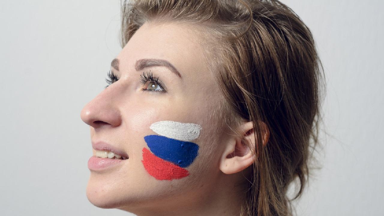 Триколор рисовать на лице