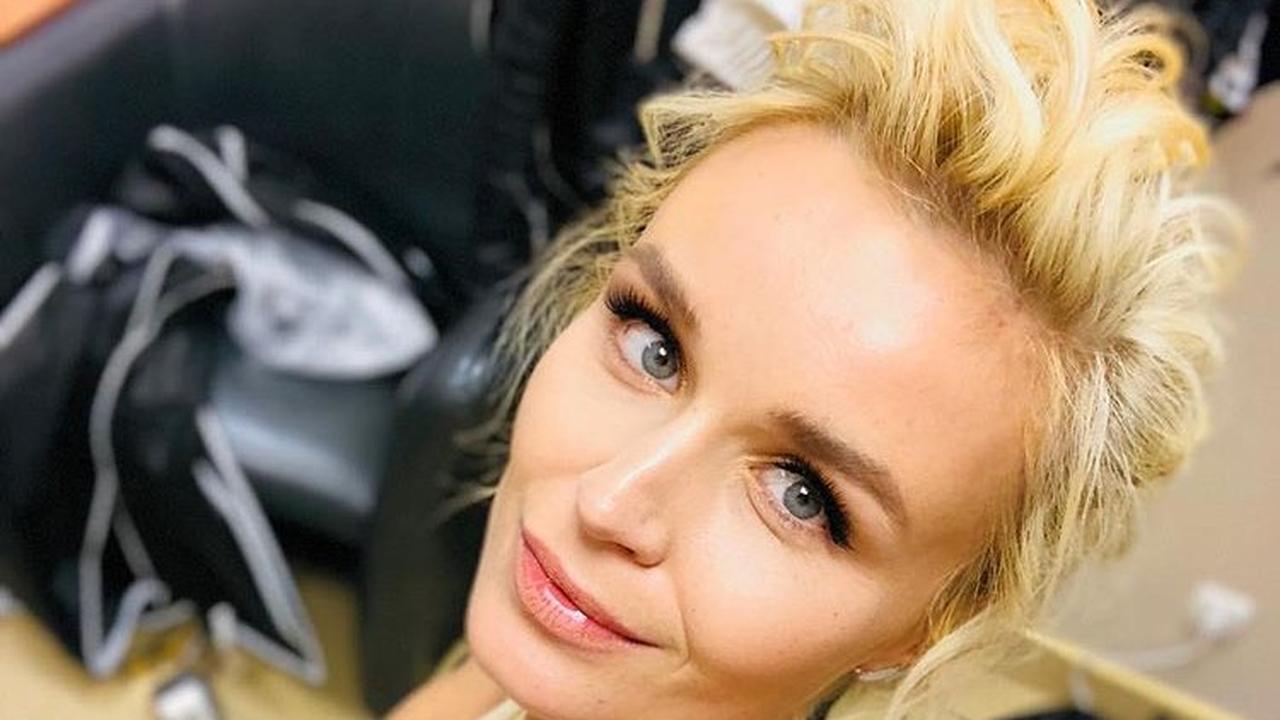 Полное имя гагариной. Полина Гагарина фото. Полина Гагарина брюнетка и блондинка. Дом Полины Гагариной за 1000000. Стиль и цвет Полины Гагариной.