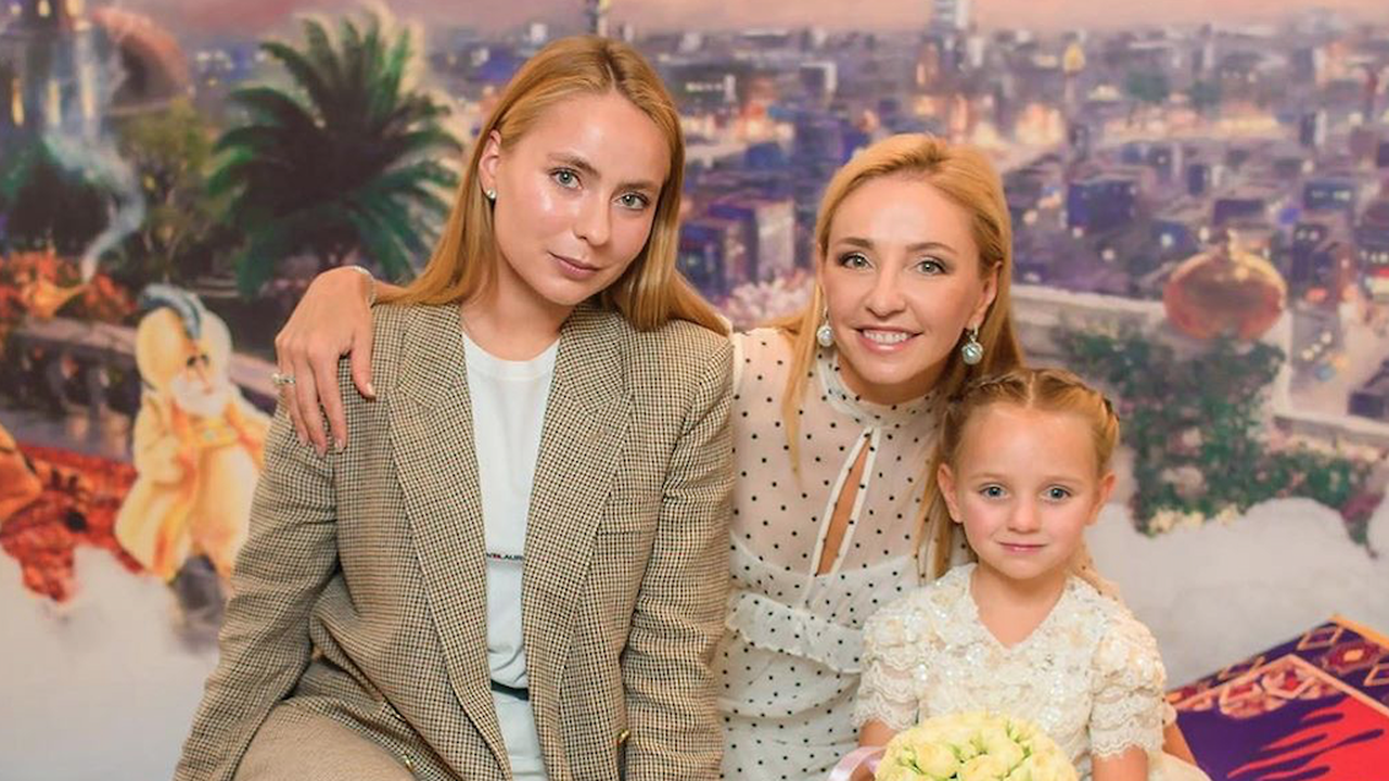 Сколько лет детям навки. Татьяна навка с дочкой. Татьяна навка. Навка раиса анатольевна. Татьяна навка дочь надежда.